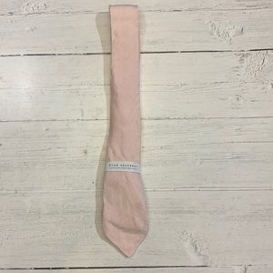 Ryan Seacrest Pale Pink Patterned Men’s Skinny Tie